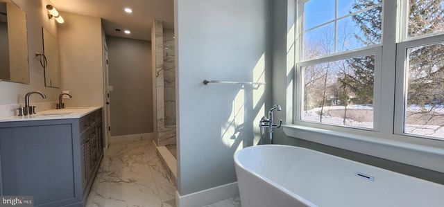 11B FAIRVIEW AVE, Perkasie, PA 18944