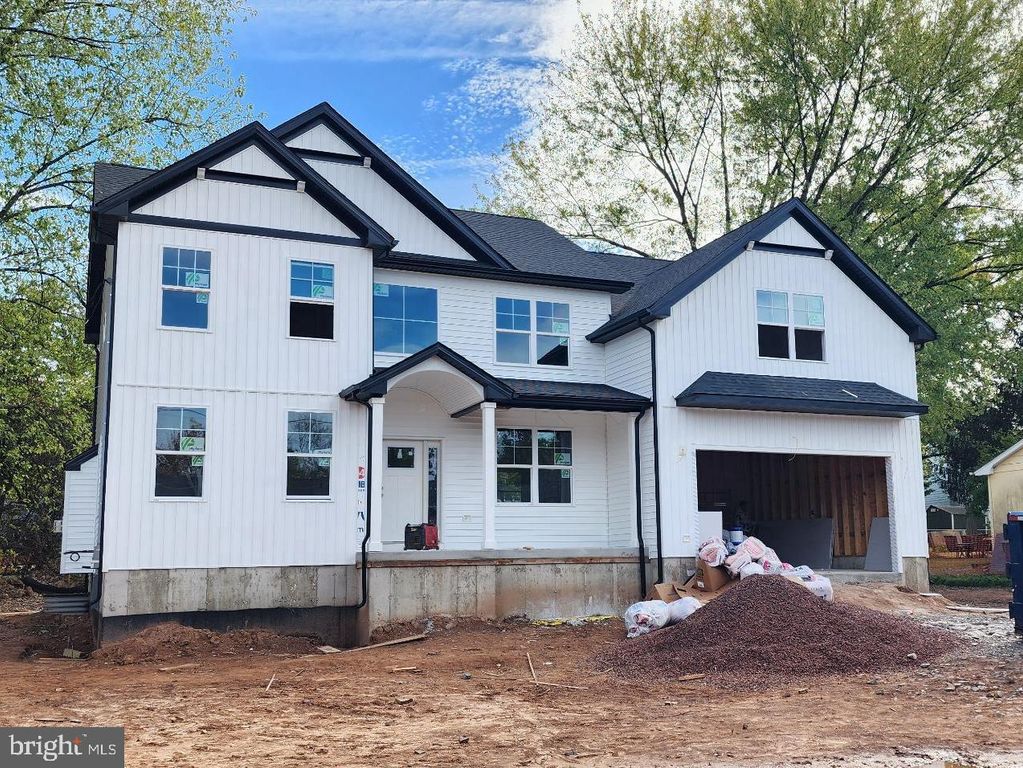 11B FAIRVIEW AVE, Perkasie, PA 18944