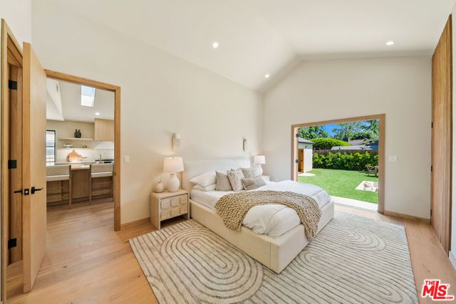 14742 Weddington Street, Sherman Oaks, CA 91423