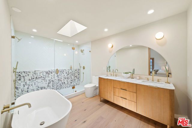 14742 Weddington Street, Sherman Oaks, CA 91423