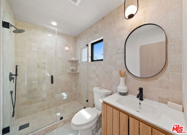 14742 Weddington Street, Sherman Oaks, CA 91423