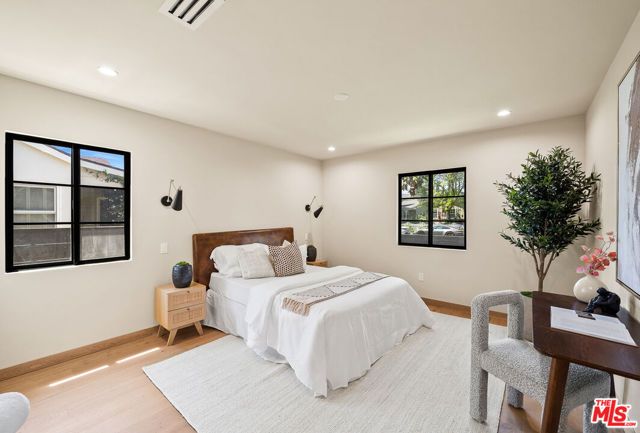 14742 Weddington Street, Sherman Oaks, CA 91423