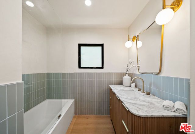 14742 Weddington Street, Sherman Oaks, CA 91423