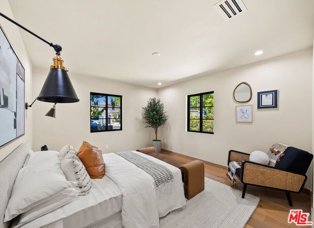 14742 Weddington Street, Sherman Oaks, CA 91423