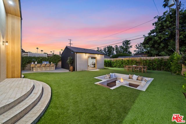 14742 Weddington Street, Sherman Oaks, CA 91423