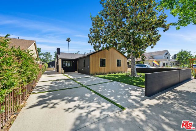 14742 Weddington Street, Sherman Oaks, CA 91423