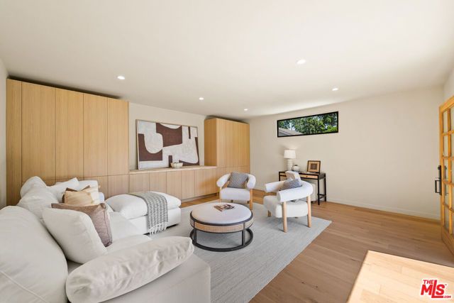 14742 Weddington Street, Sherman Oaks, CA 91423