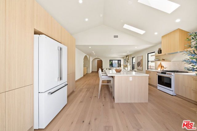 14742 Weddington Street, Sherman Oaks, CA 91423