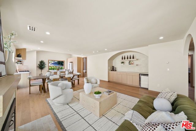 14742 Weddington Street, Sherman Oaks, CA 91423