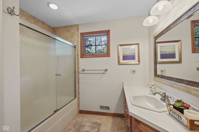 1826 E Durham Drive, Martinsville, IN 46151
