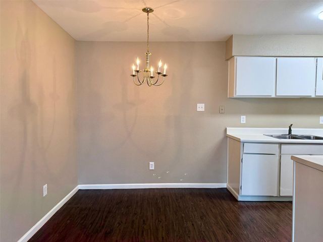 2200 Cypress Landing, Houston, TX 77090