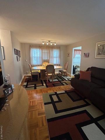 450 Pelham Road 1B, New Rochelle, NY 10805