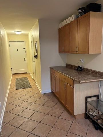 450 Pelham Road 1B, New Rochelle, NY 10805