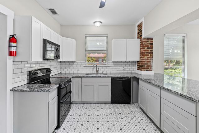 419 W 5th Street, Bonham, TX 75418