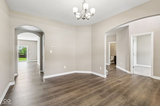 6077 Dugan Drive, Whitestown, IN 46075