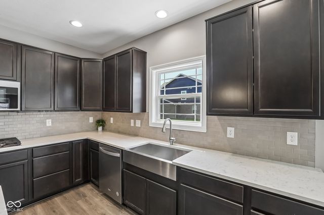 6077 Dugan Drive, Whitestown, IN 46075