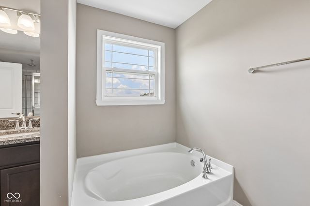 6077 Dugan Drive, Whitestown, IN 46075