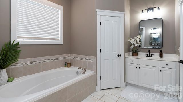14125 Bankside Drive, Huntersville, NC 28078