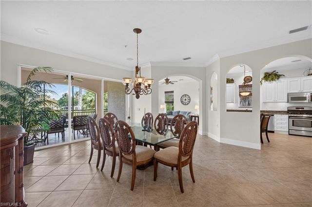 3177 Aviamar CIR 202, Naples, FL 34114