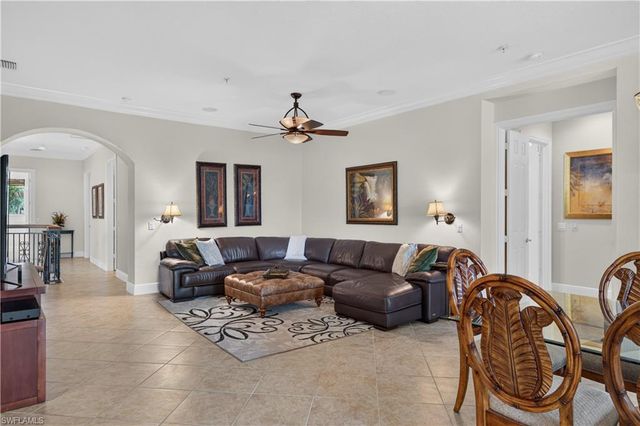 3177 Aviamar CIR 202, Naples, FL 34114
