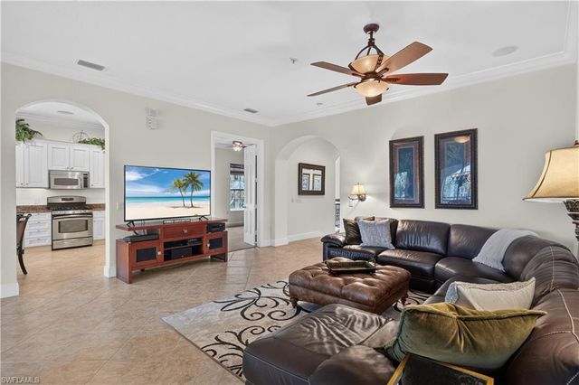 3177 Aviamar CIR 202, Naples, FL 34114