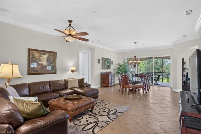 3177 Aviamar CIR 202, Naples, FL 34114