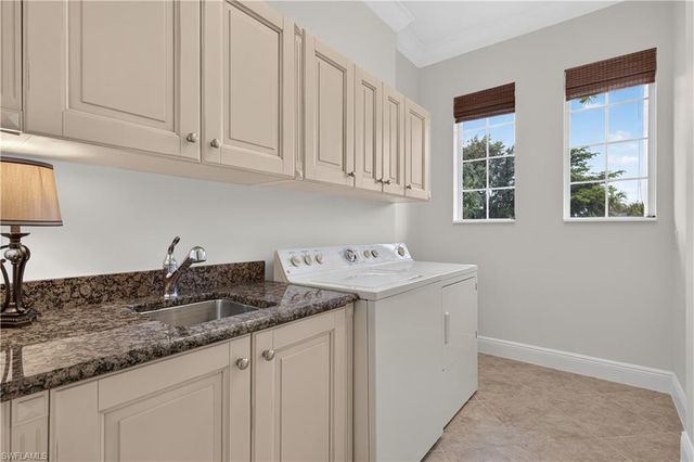 3177 Aviamar CIR 202, Naples, FL 34114