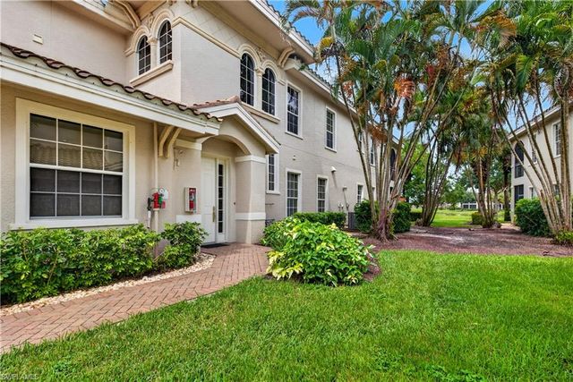 3177 Aviamar CIR 202, Naples, FL 34114