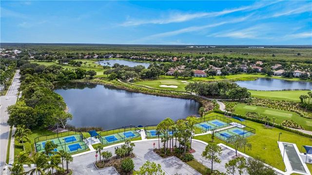 3177 Aviamar CIR 202, Naples, FL 34114