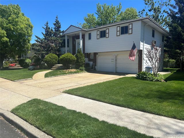 776 Bunker Road, North Woodmere, NY 11581