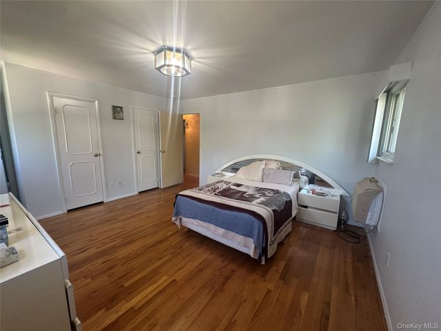 776 Bunker Road, North Woodmere, NY 11581