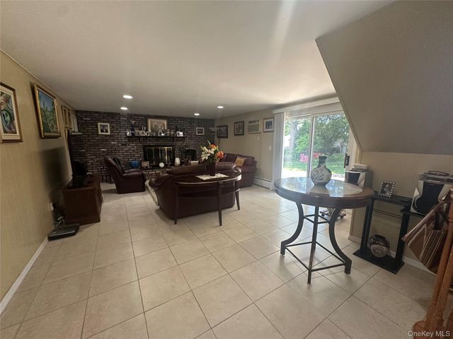 776 Bunker Road, North Woodmere, NY 11581