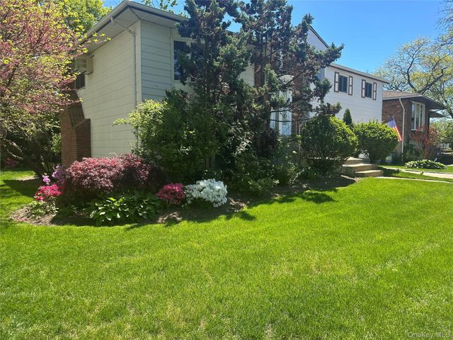 776 Bunker Road, North Woodmere, NY 11581