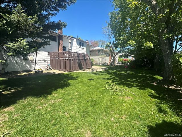 776 Bunker Road, North Woodmere, NY 11581