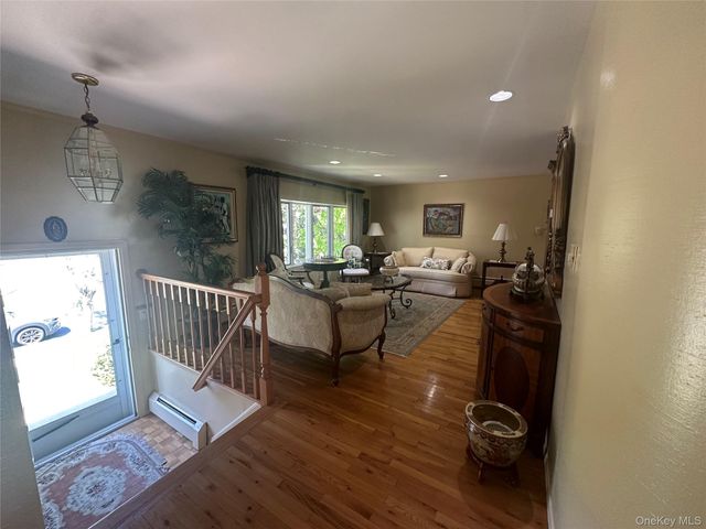 776 Bunker Road, North Woodmere, NY 11581
