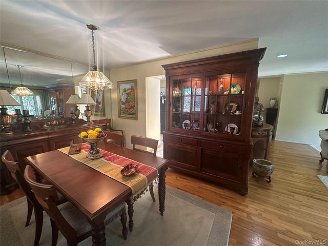 776 Bunker Road, North Woodmere, NY 11581