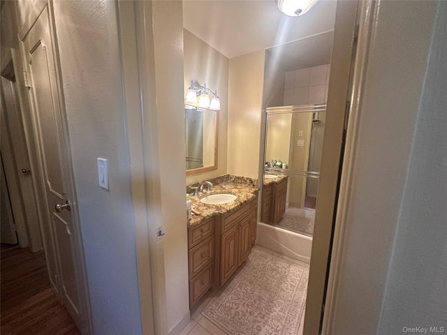 776 Bunker Road, North Woodmere, NY 11581