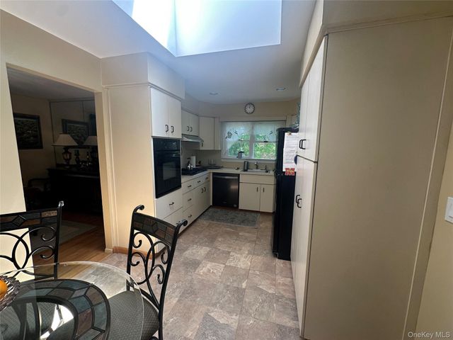 776 Bunker Road, North Woodmere, NY 11581