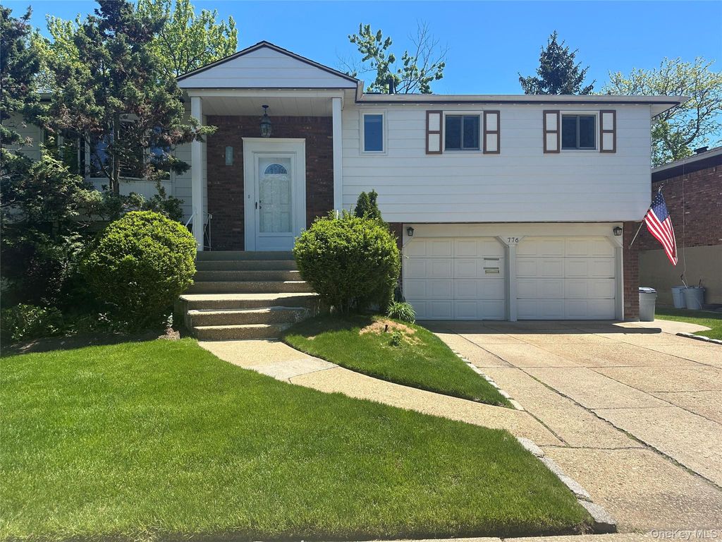 776 Bunker Road, North Woodmere, NY 11581
