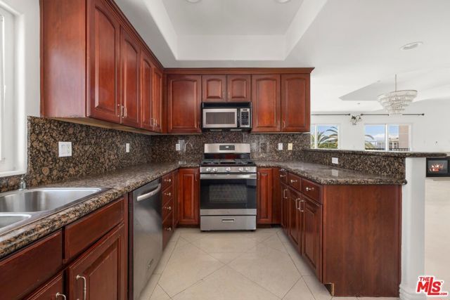 8555 Cashio Street PH 4, Los Angeles, CA 90035
