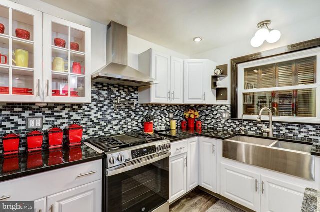 912 PERRY RD, Lititz, PA 17543