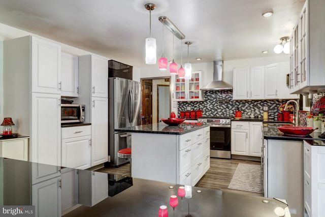 912 PERRY RD, Lititz, PA 17543