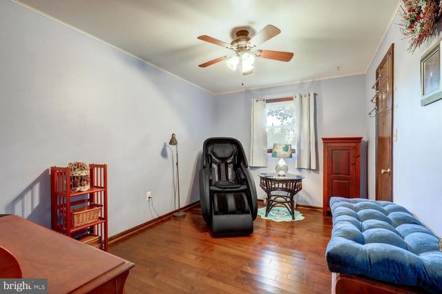 912 PERRY RD, Lititz, PA 17543