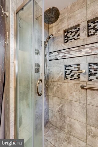 912 PERRY RD, Lititz, PA 17543