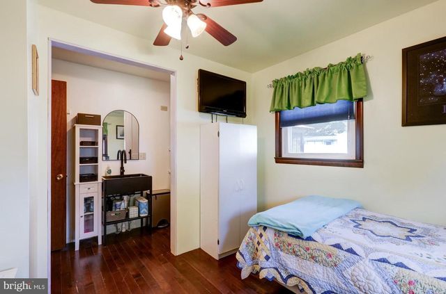 912 PERRY RD, Lititz, PA 17543