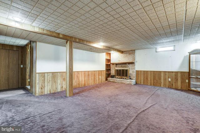 912 PERRY RD, Lititz, PA 17543