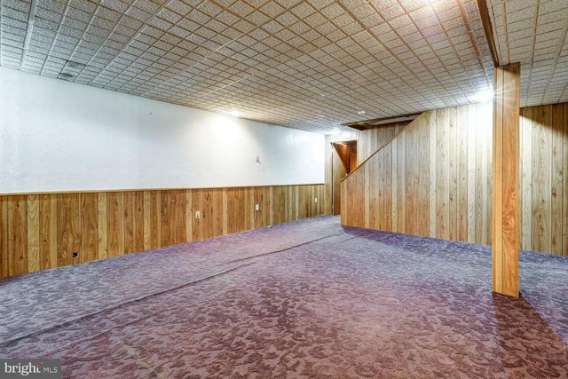 912 PERRY RD, Lititz, PA 17543