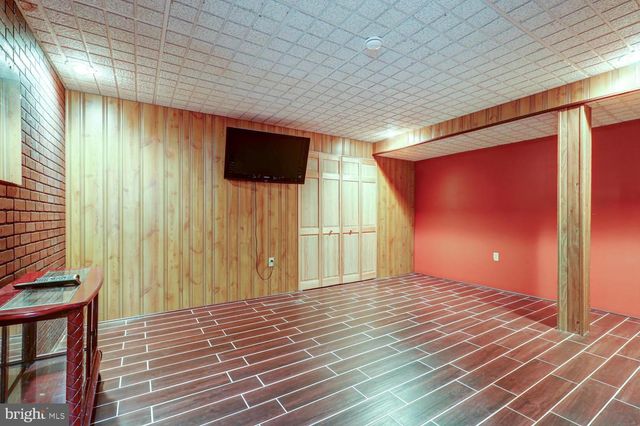 912 PERRY RD, Lititz, PA 17543