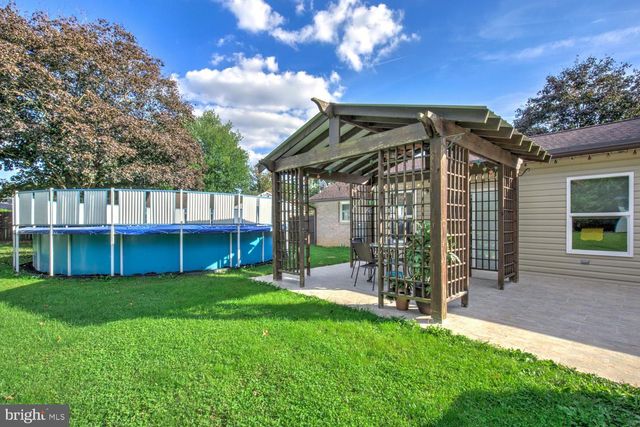 912 PERRY RD, Lititz, PA 17543