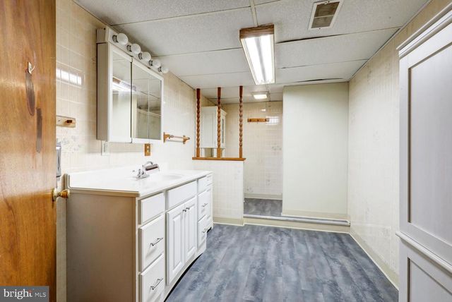 912 PERRY RD, Lititz, PA 17543